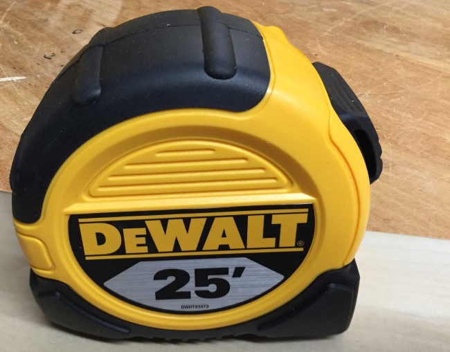 DeWalt DWHT33373 tape measure