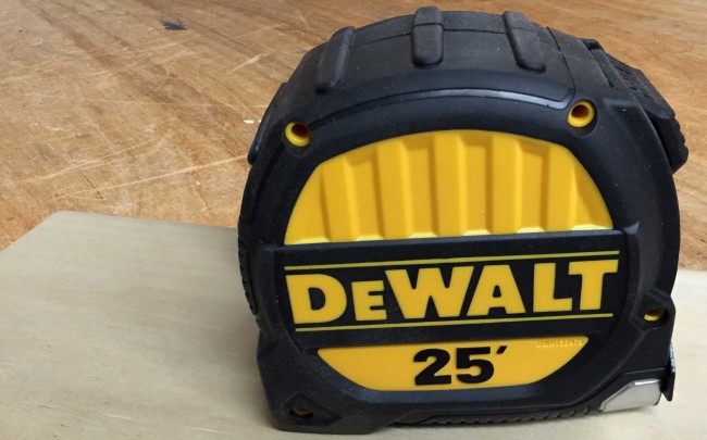 DeWalt DWHT33975 tape measure