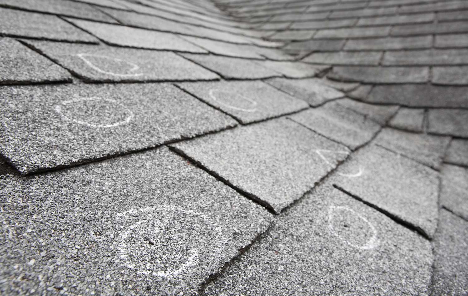 damaged roof that needs to be repaired