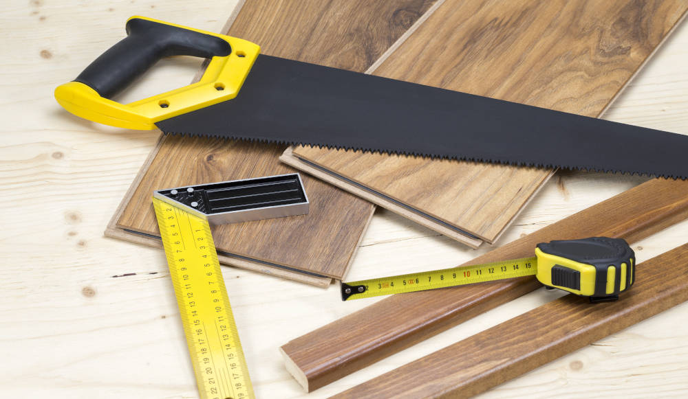 Laminate floor boards and tools needed to install them