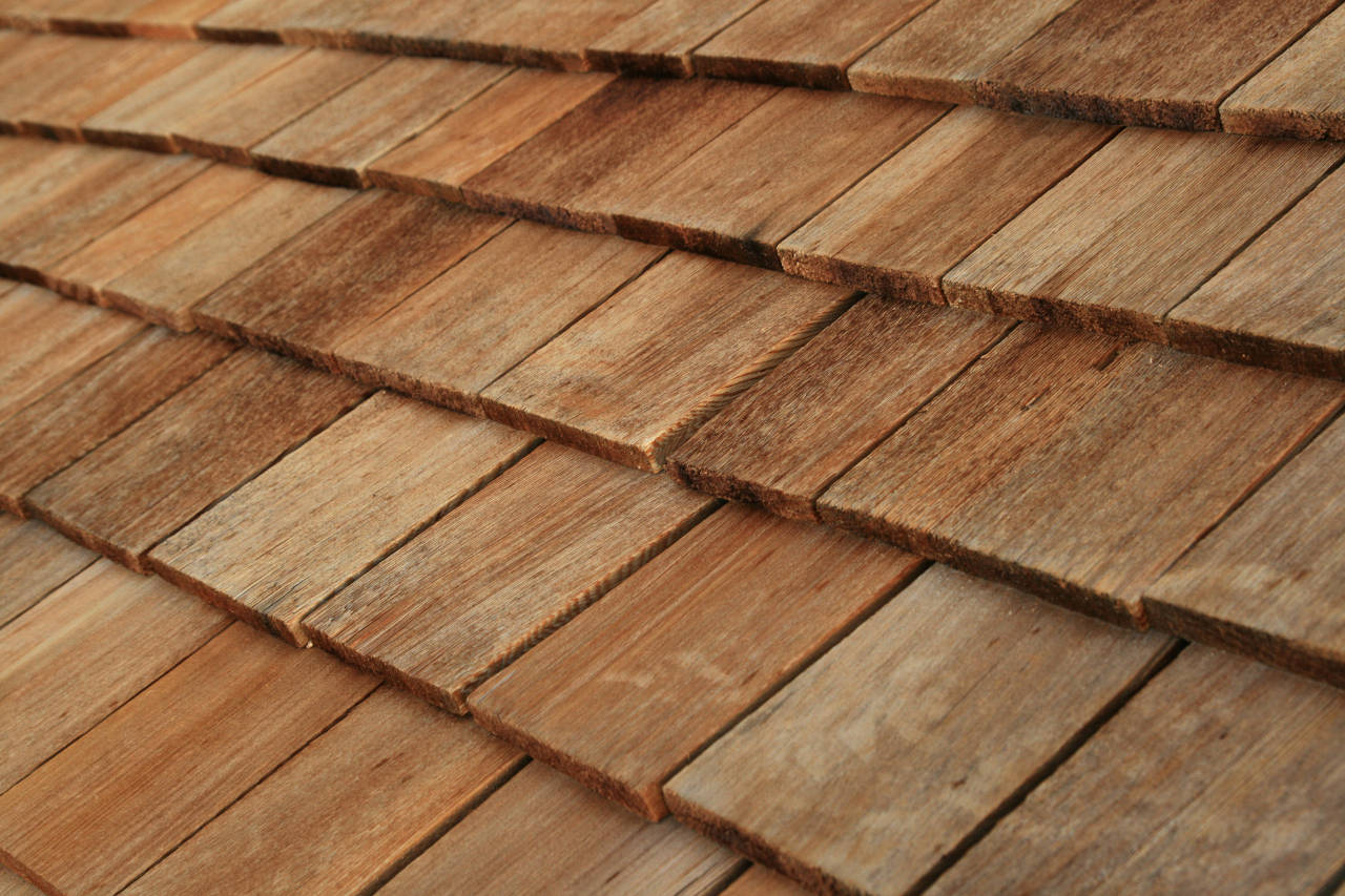 Roof installed with cedar-shake wood shingles